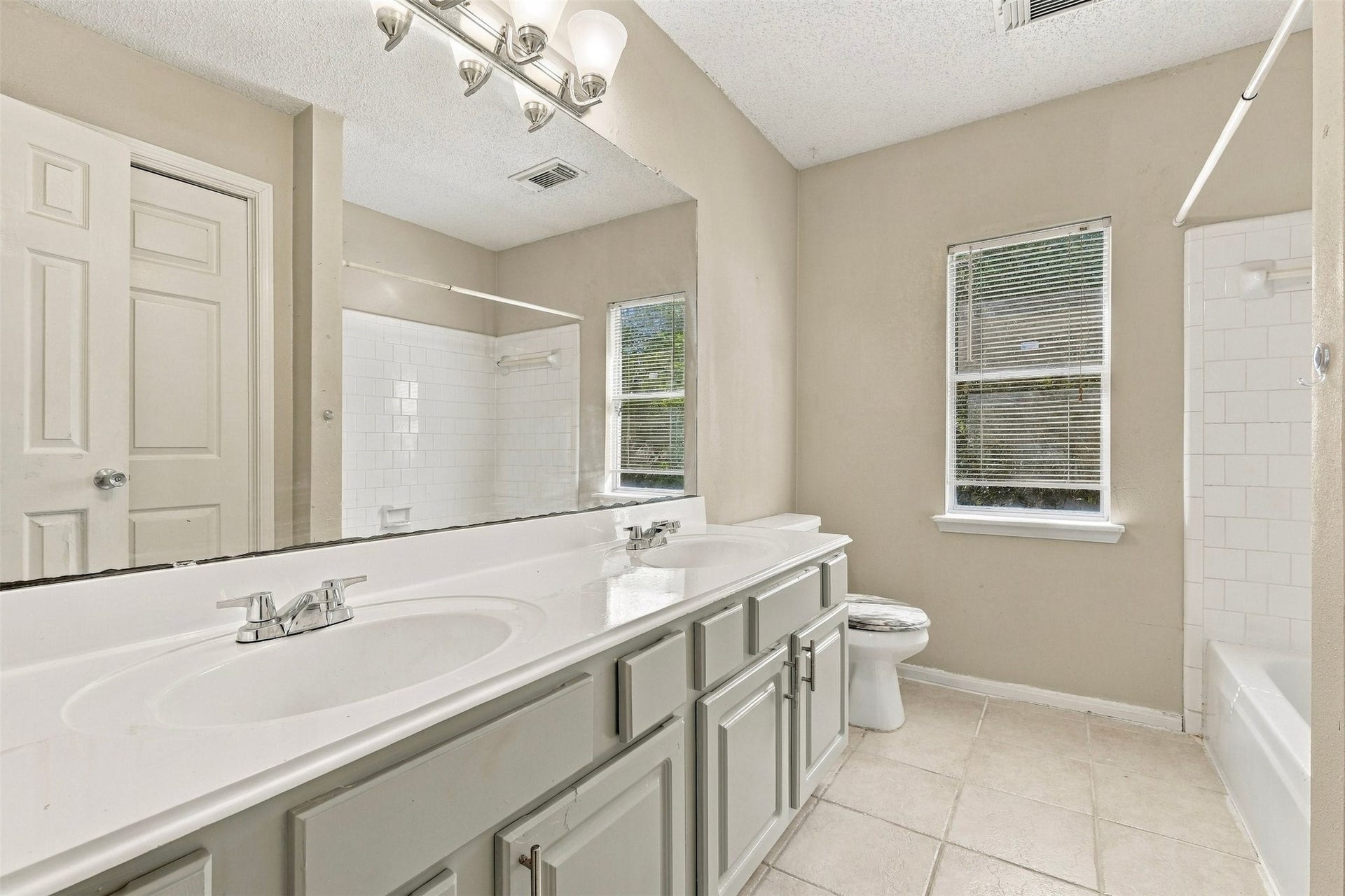 18031 Carbridge Drive, Houston, TX 77084 18031 Carbridge Drive, Houston, TX 77084