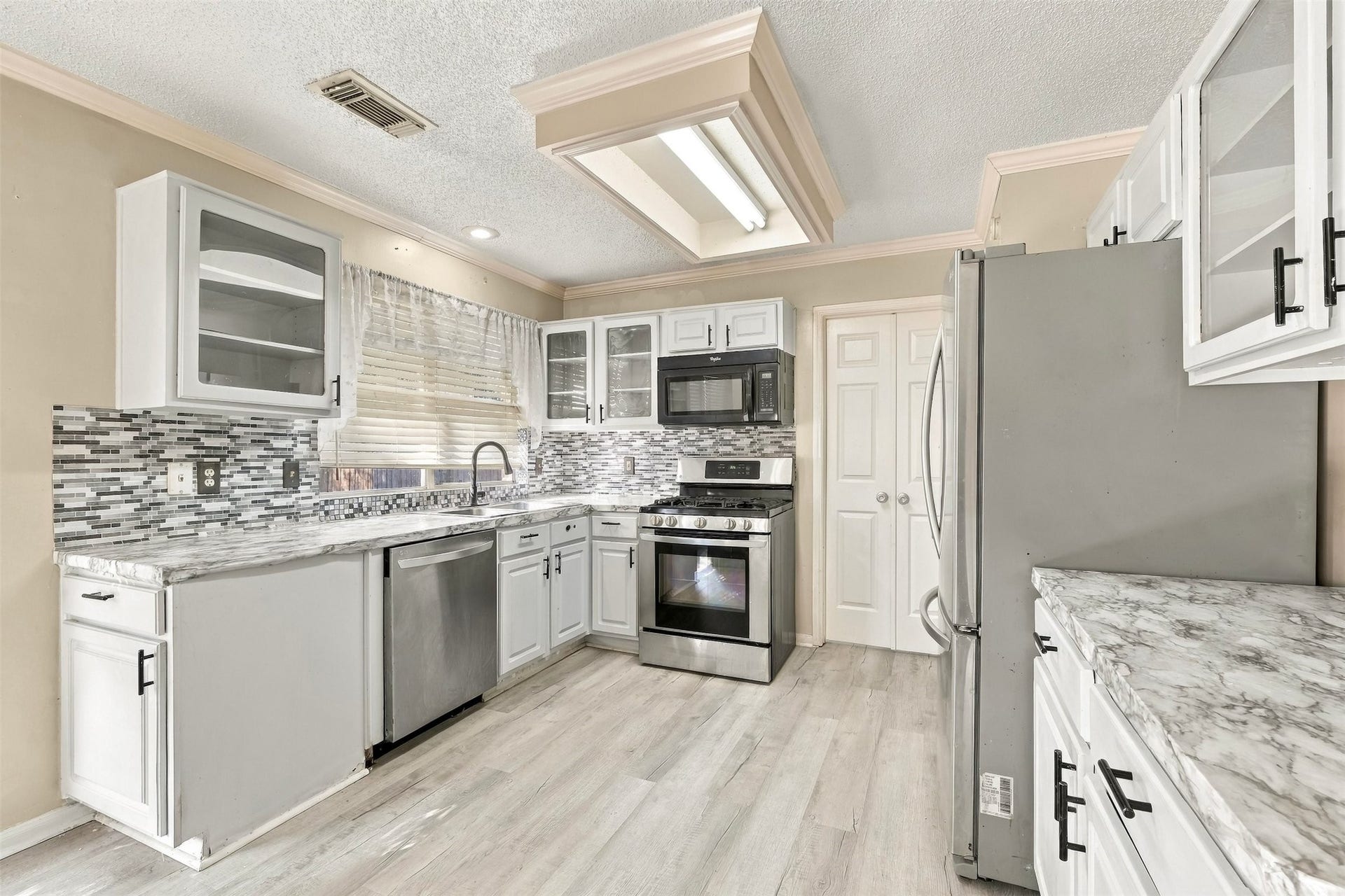 18031 Carbridge Drive, Houston, TX 77084 18031 Carbridge Drive, Houston, TX 77084