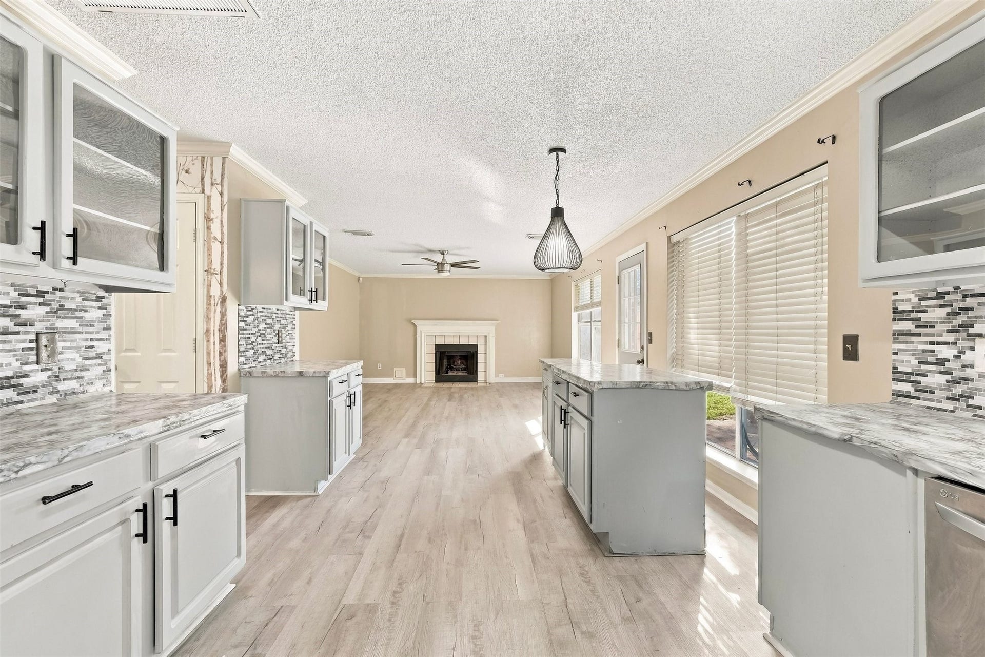 18031 Carbridge Drive, Houston, TX 77084 18031 Carbridge Drive, Houston, TX 77084