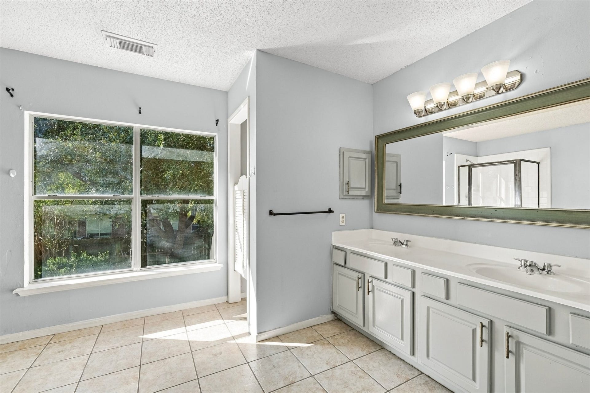 18031 Carbridge Drive, Houston, TX 77084 18031 Carbridge Drive, Houston, TX 77084