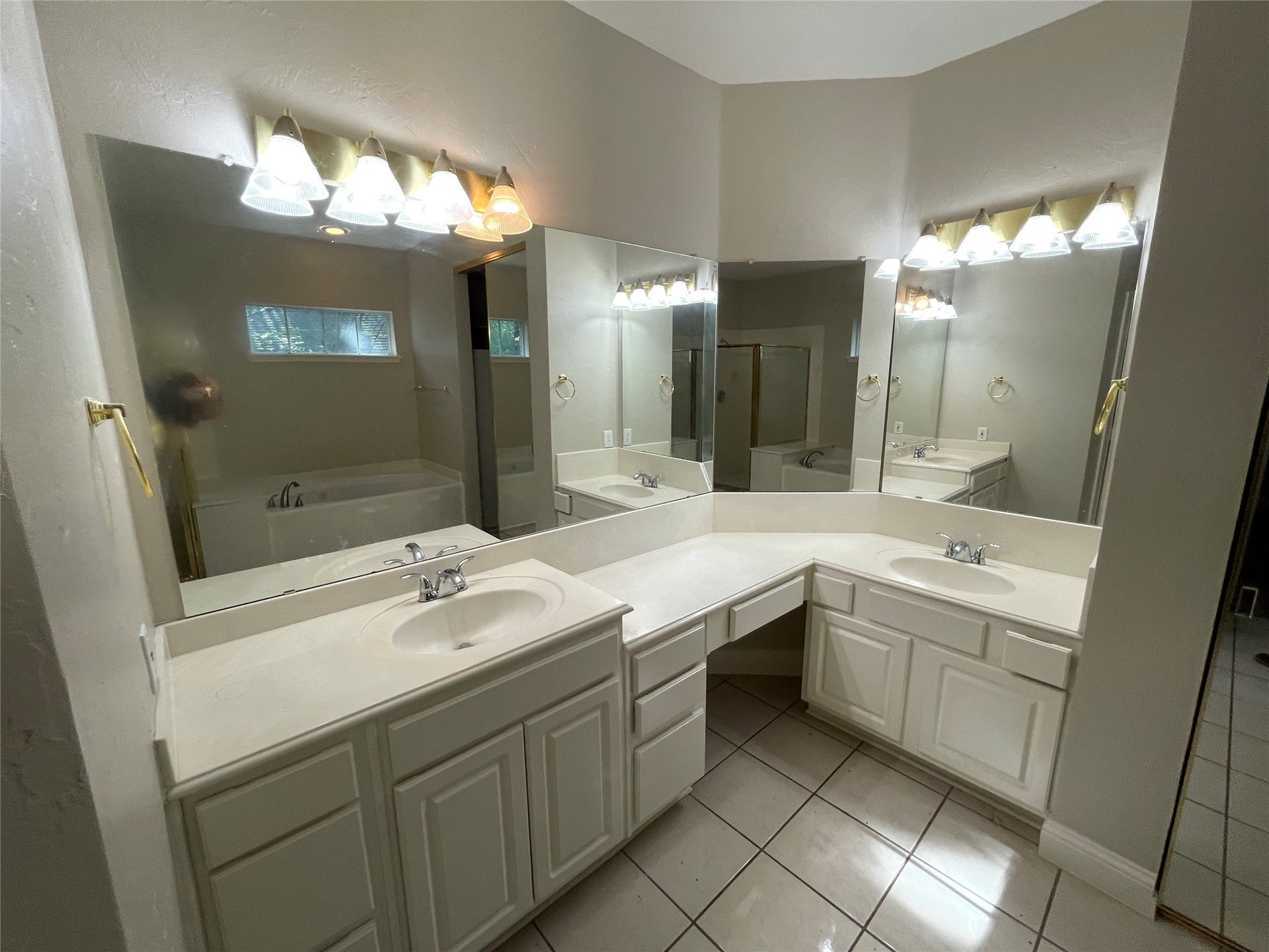 23 S Bristol Oak Court, The Woodlands, TX 77382 23 S Bristol Oak Court, The Woodlands, TX 77382