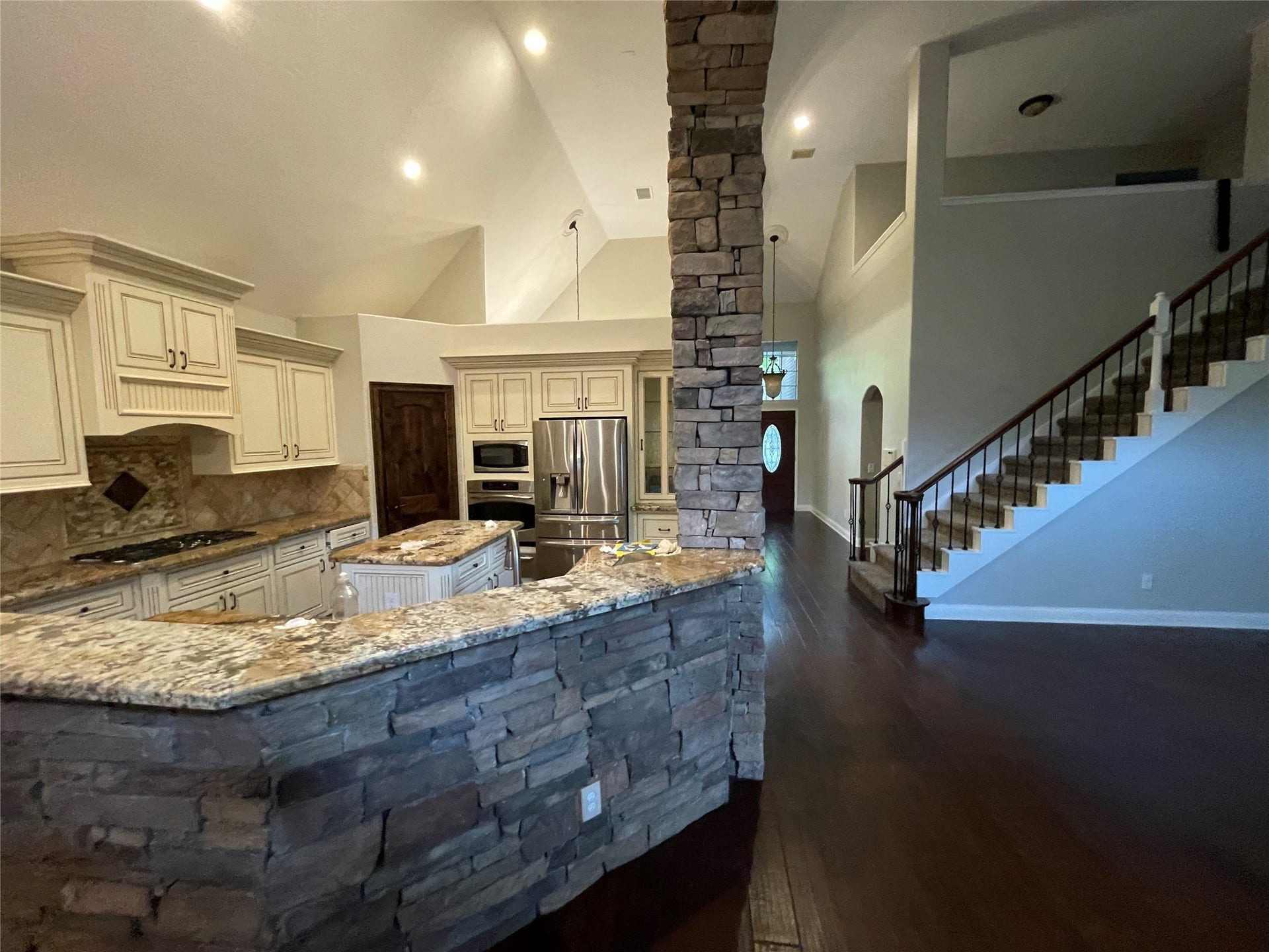 23 S Bristol Oak Court, The Woodlands, TX 77382 23 S Bristol Oak Court, The Woodlands, TX 77382