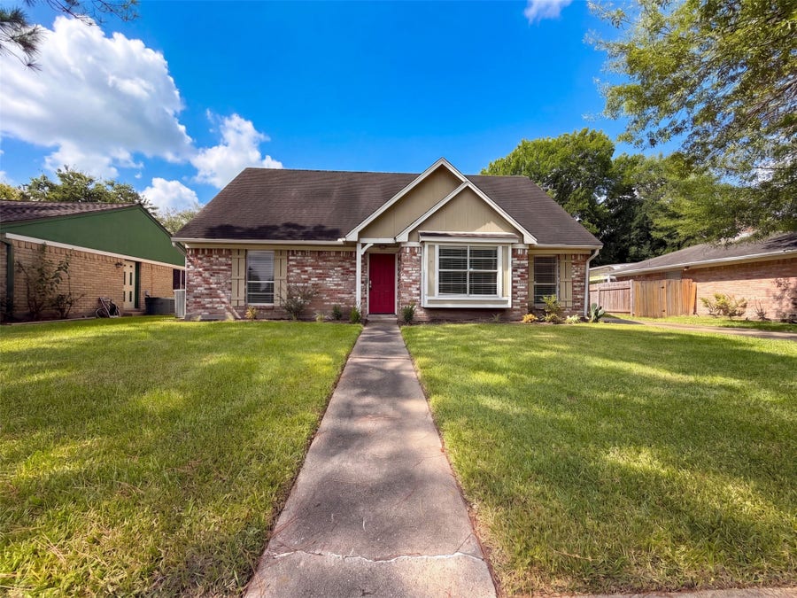 Property photo for 6910 Vialinda Drive, Houston, TX