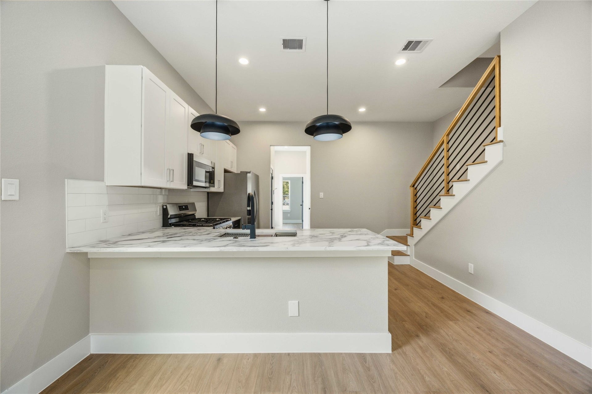 215 Pheasant Street, #A and B, Houston, TX 77018 215 Pheasant Street, #A and B, Houston, TX 77018