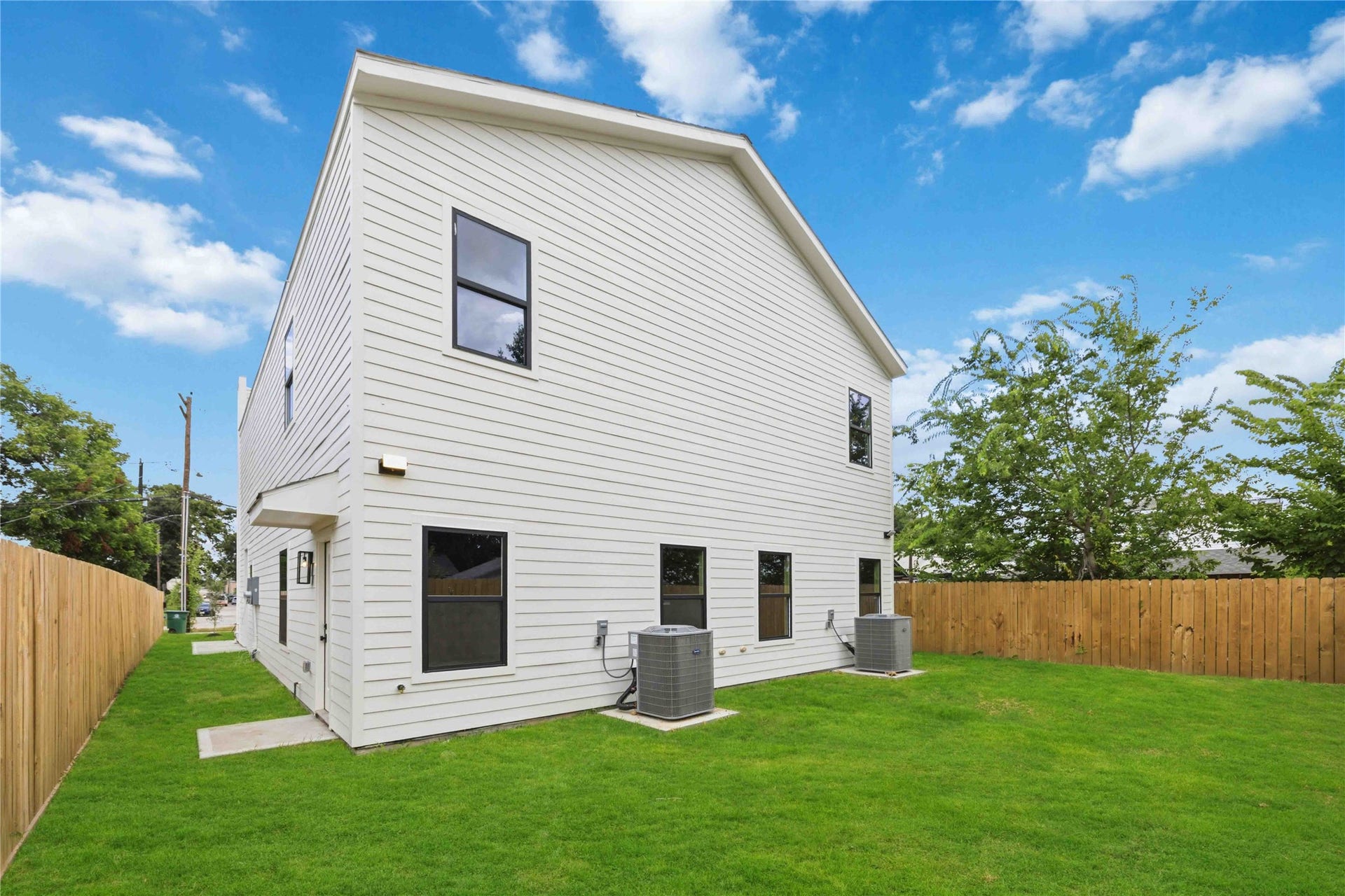 215 Pheasant Street, #A and B, Houston, TX 77018 215 Pheasant Street, #A and B, Houston, TX 77018