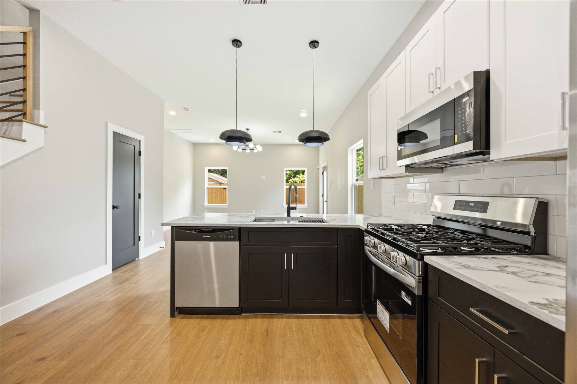 215 Pheasant Street, #A and B, Houston, TX 77018 215 Pheasant Street, #A and B, Houston, TX 77018