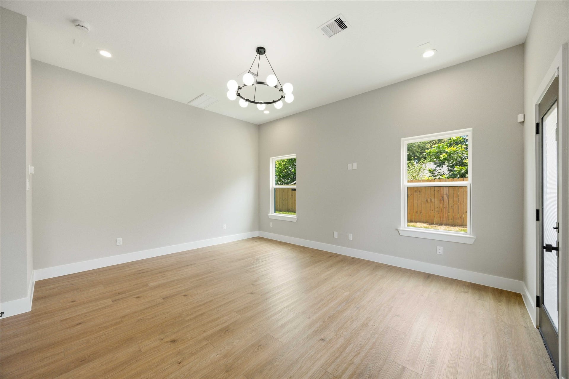 215 Pheasant Street, #A and B, Houston, TX 77018 previous build. Fixtures will differ.