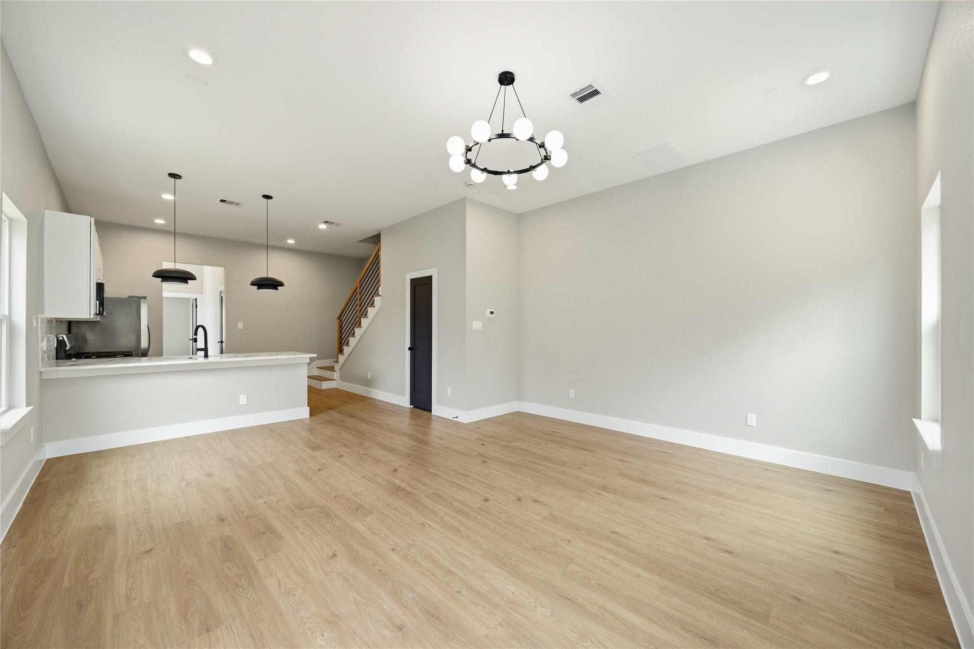 215 Pheasant Street, #A and B, Houston, TX 77018 previous build. Fixtures will differ.
