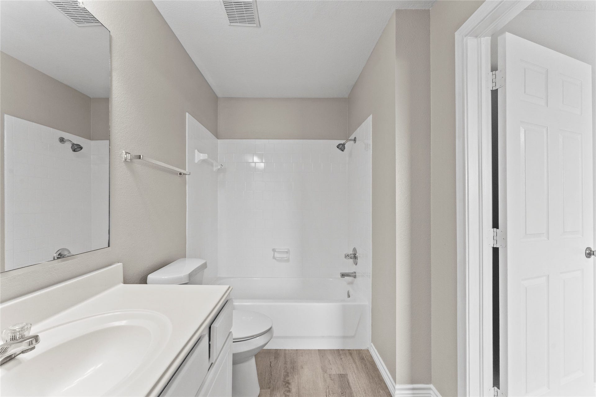 128 Green Isle Avenue, Dickinson, TX 77539 128 Green Isle Avenue, Dickinson, TX 77539