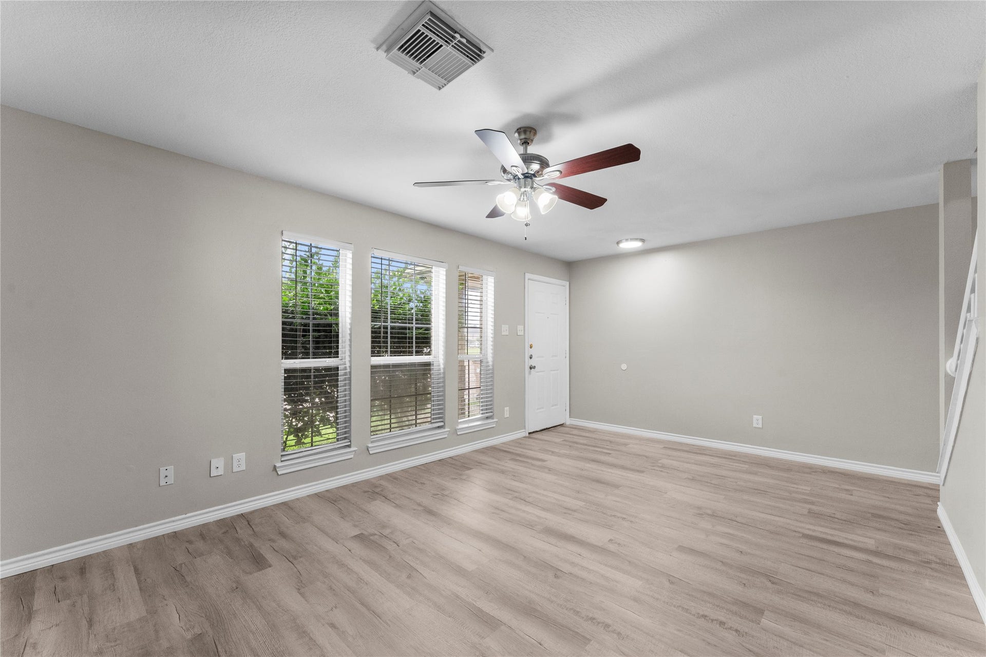 128 Green Isle Avenue, Dickinson, TX 77539 128 Green Isle Avenue, Dickinson, TX 77539