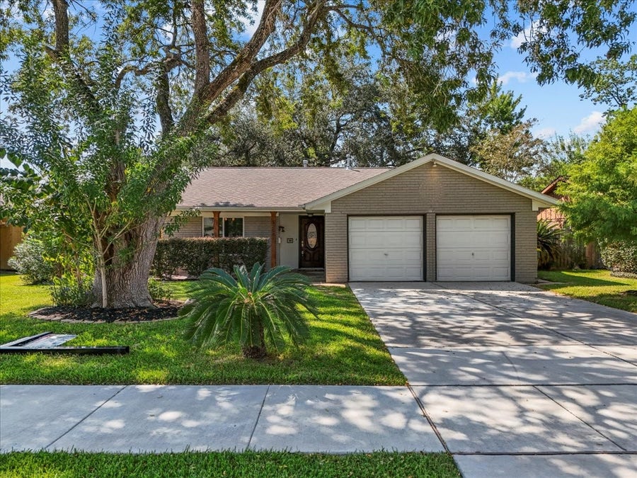 Property photo for 5208 Cunningham Drive, Pearland, TX