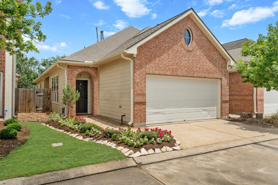 Property photo for 917 Sweet Pine Drive, Katy, TX