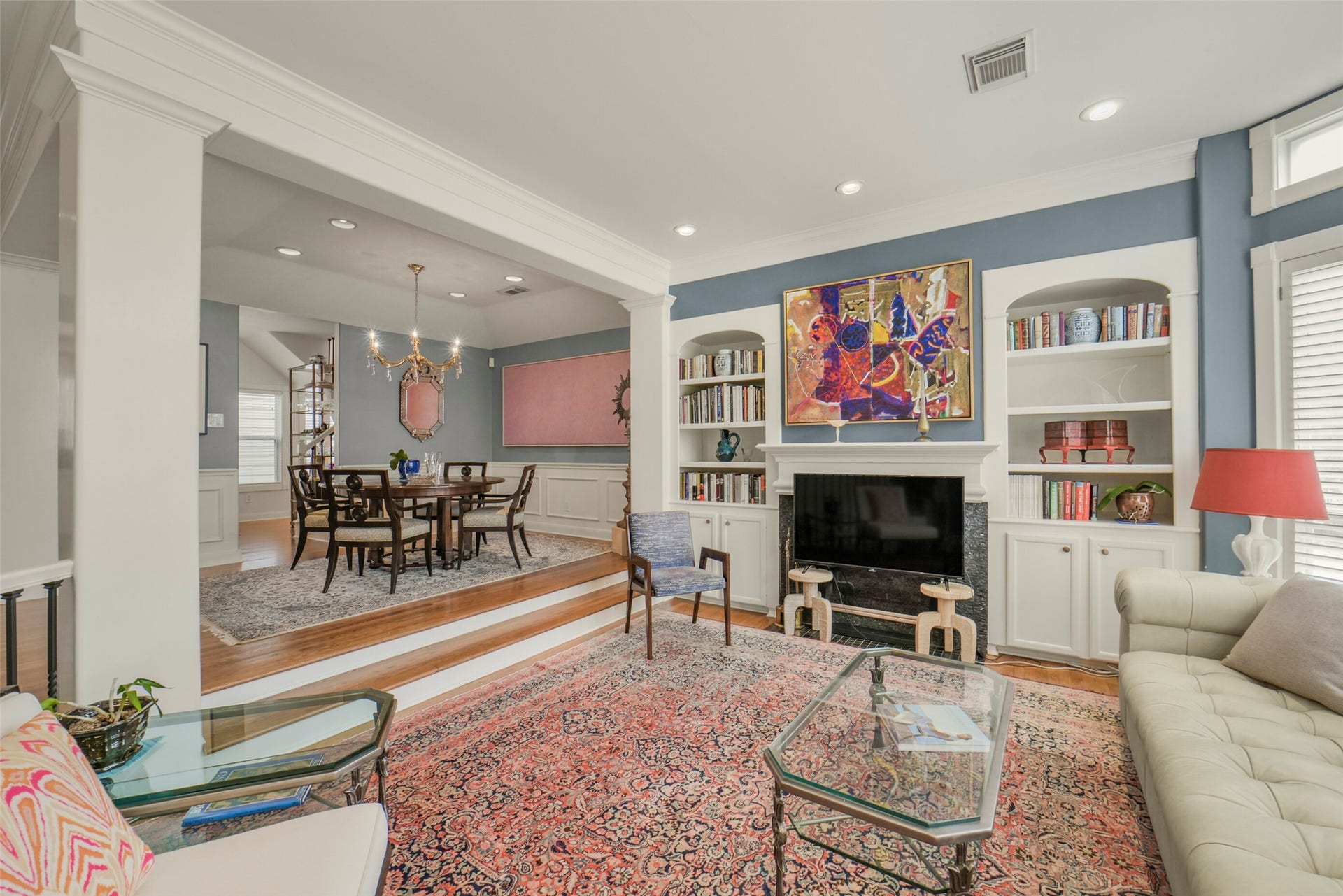 Open and bright living room.