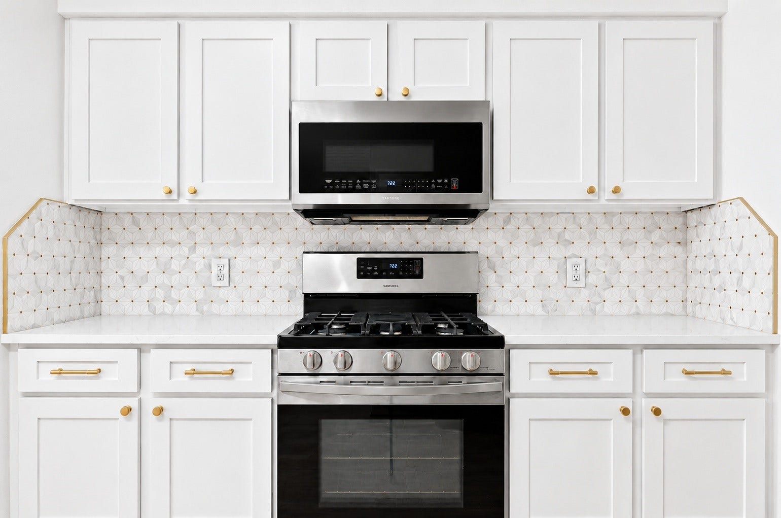 16111 Wisteria Hill Street, Houston, TX 77073 All BRAND NEW APPLIANCES come with the home!