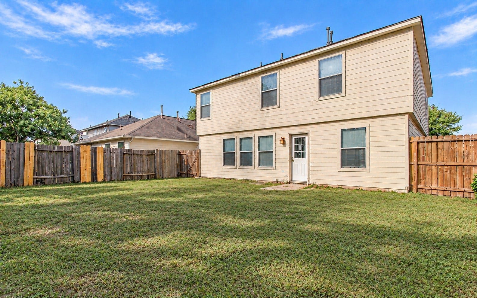 16111 Wisteria Hill Street, Houston, TX 77073 The spacious backyard!