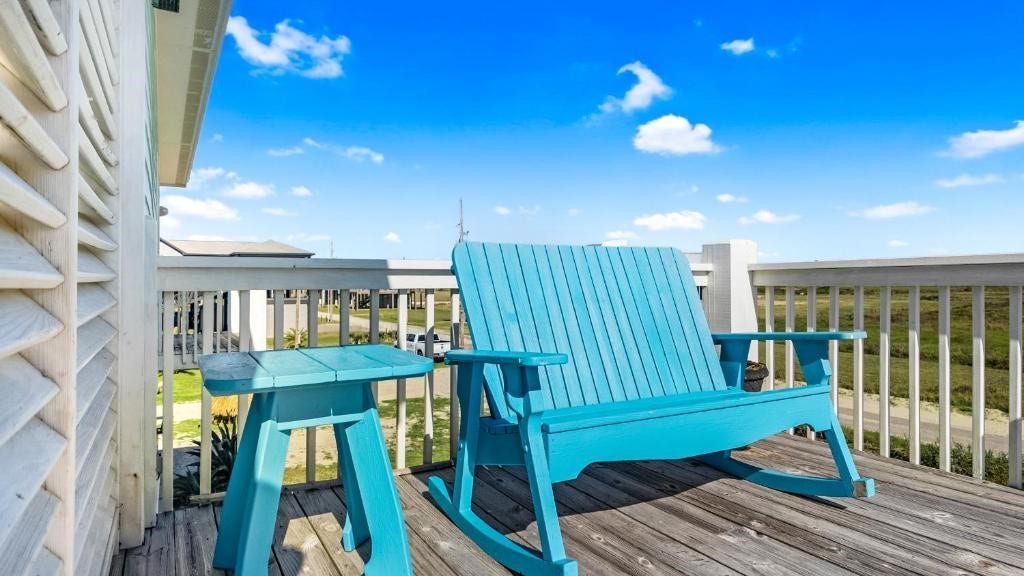 800 West Lane, Crystal Beach, TX 77650 800 West Lane, Crystal Beach, TX 77650