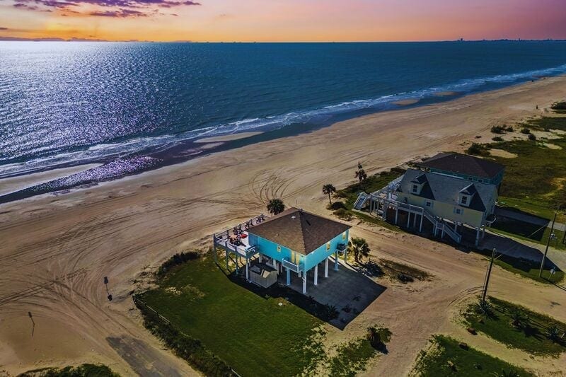 Property photo for 800 West Lane, Crystal Beach, TX