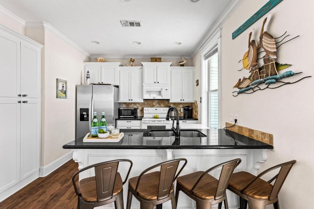 800 West Lane, Crystal Beach, TX 77650 800 West Lane, Crystal Beach, TX 77650