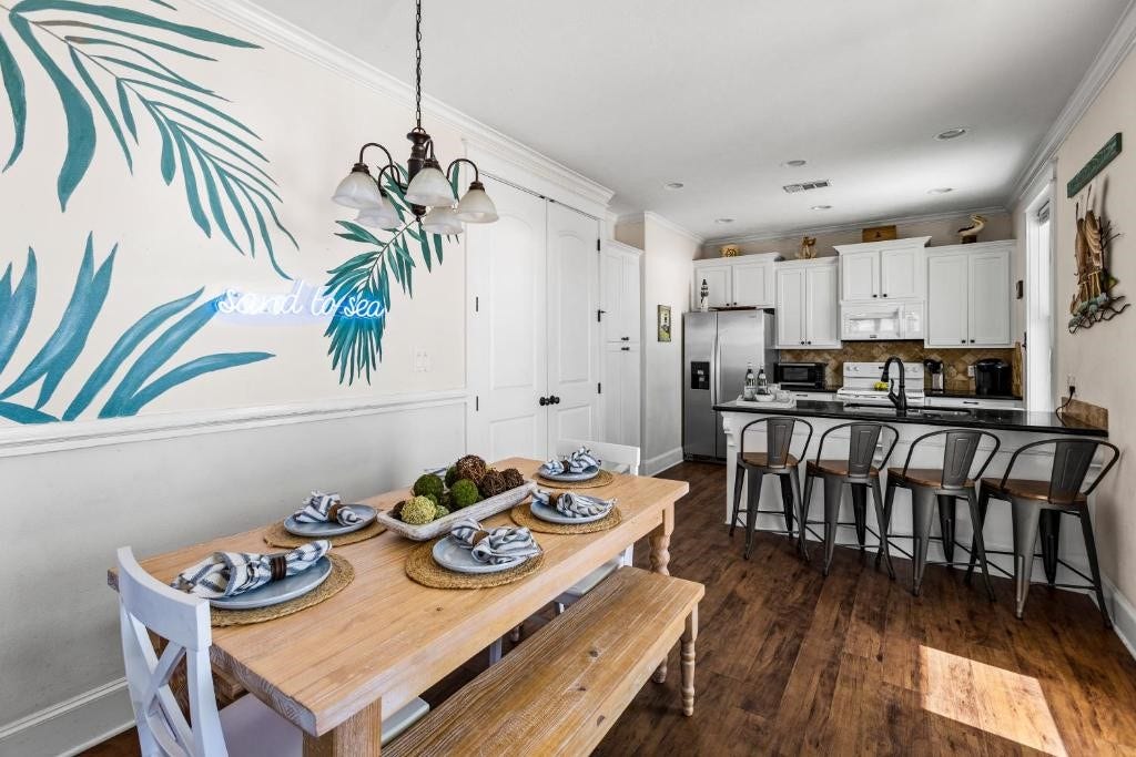 800 West Lane, Crystal Beach, TX 77650 800 West Lane, Crystal Beach, TX 77650