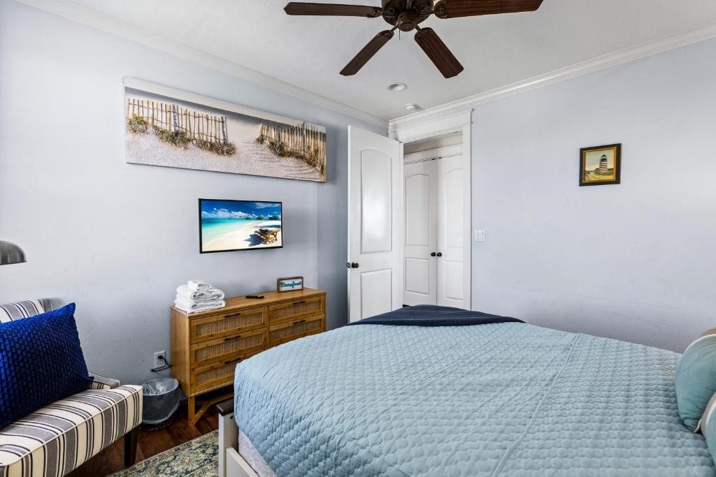 800 West Lane, Crystal Beach, TX 77650 800 West Lane, Crystal Beach, TX 77650
