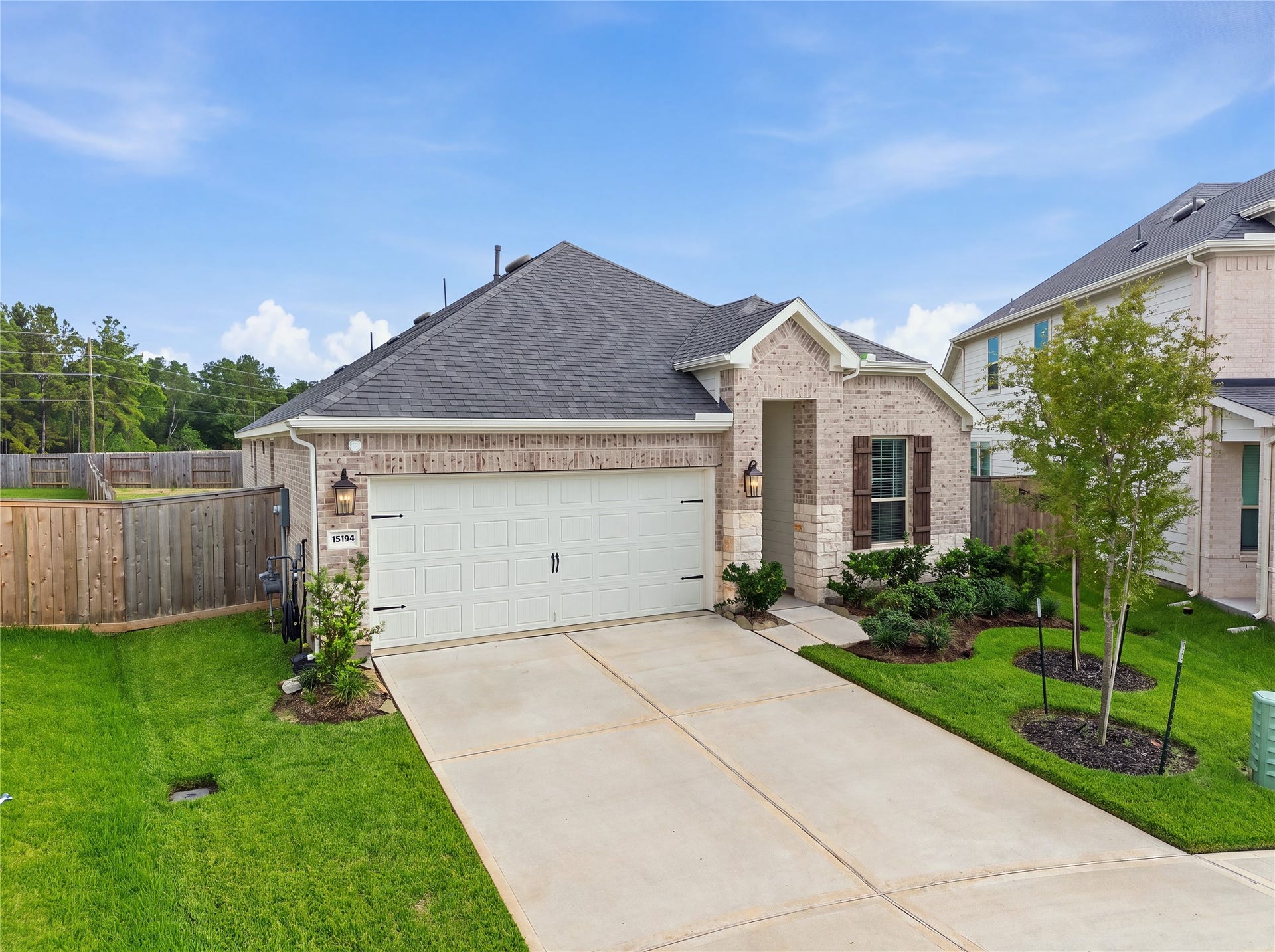15194 Wild Gully Way, Conroe, TX 77302 Beautiful move-in-ready home with great curb appeal