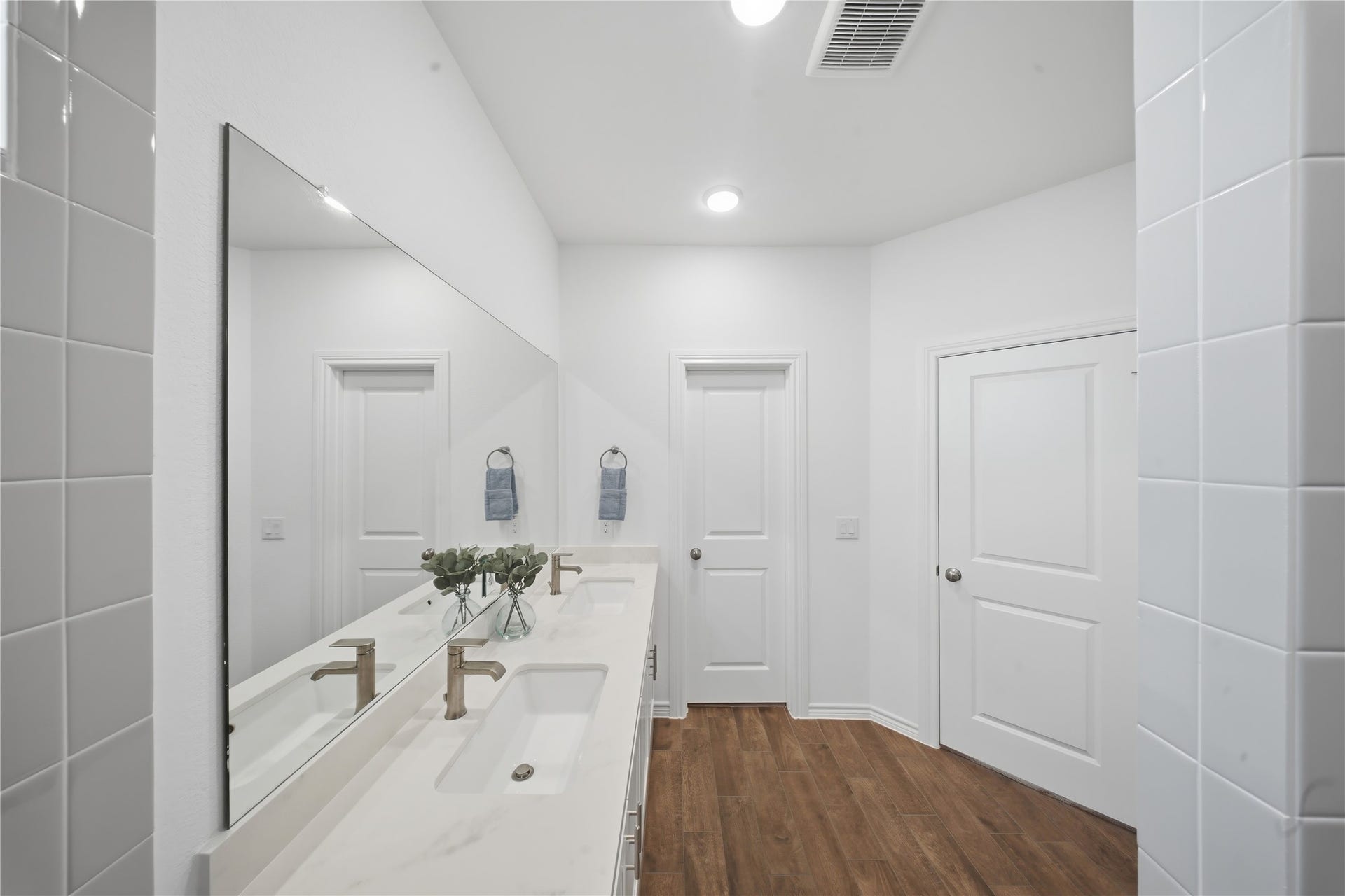 15194 Wild Gully Way, Conroe, TX 77302 Beautifully finished primary bath with premium touches