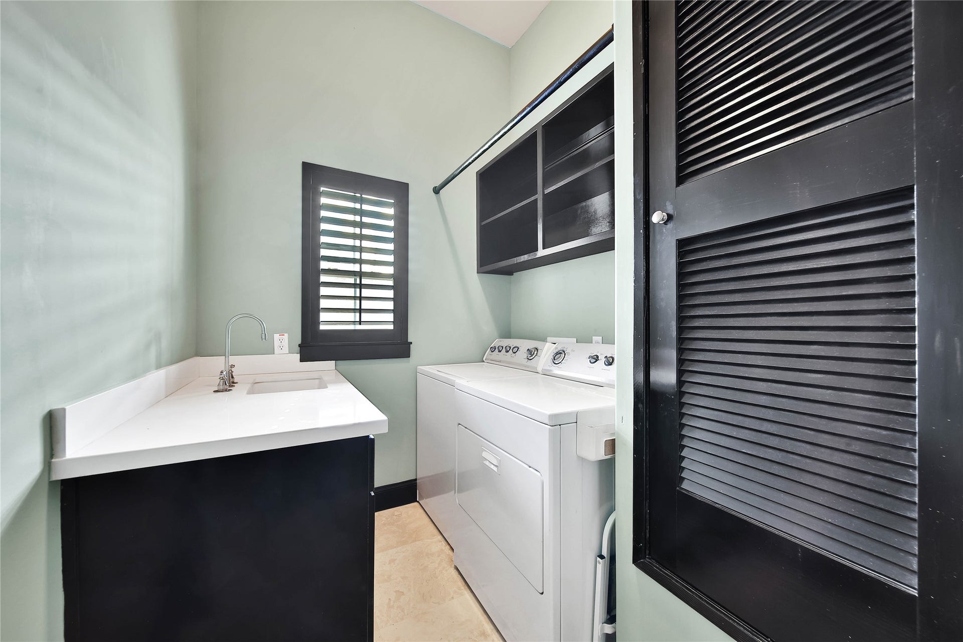 1818 Binz Street, #E, Houston, TX 77004 1818 Binz Street, #E, Houston, TX 77004