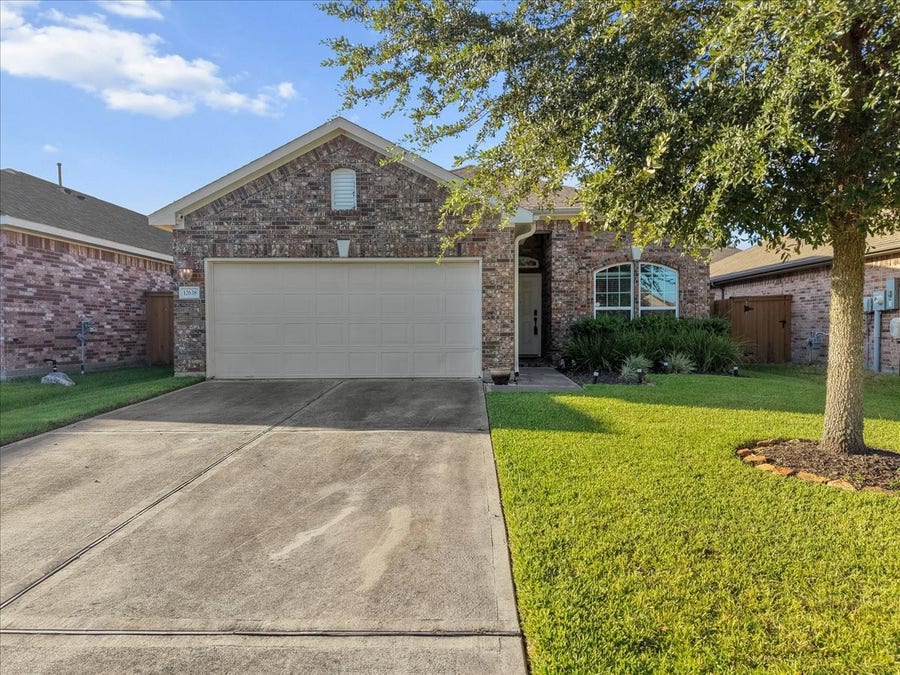 Property photo for 12638 Pirate Bend Drive, La Marque, TX