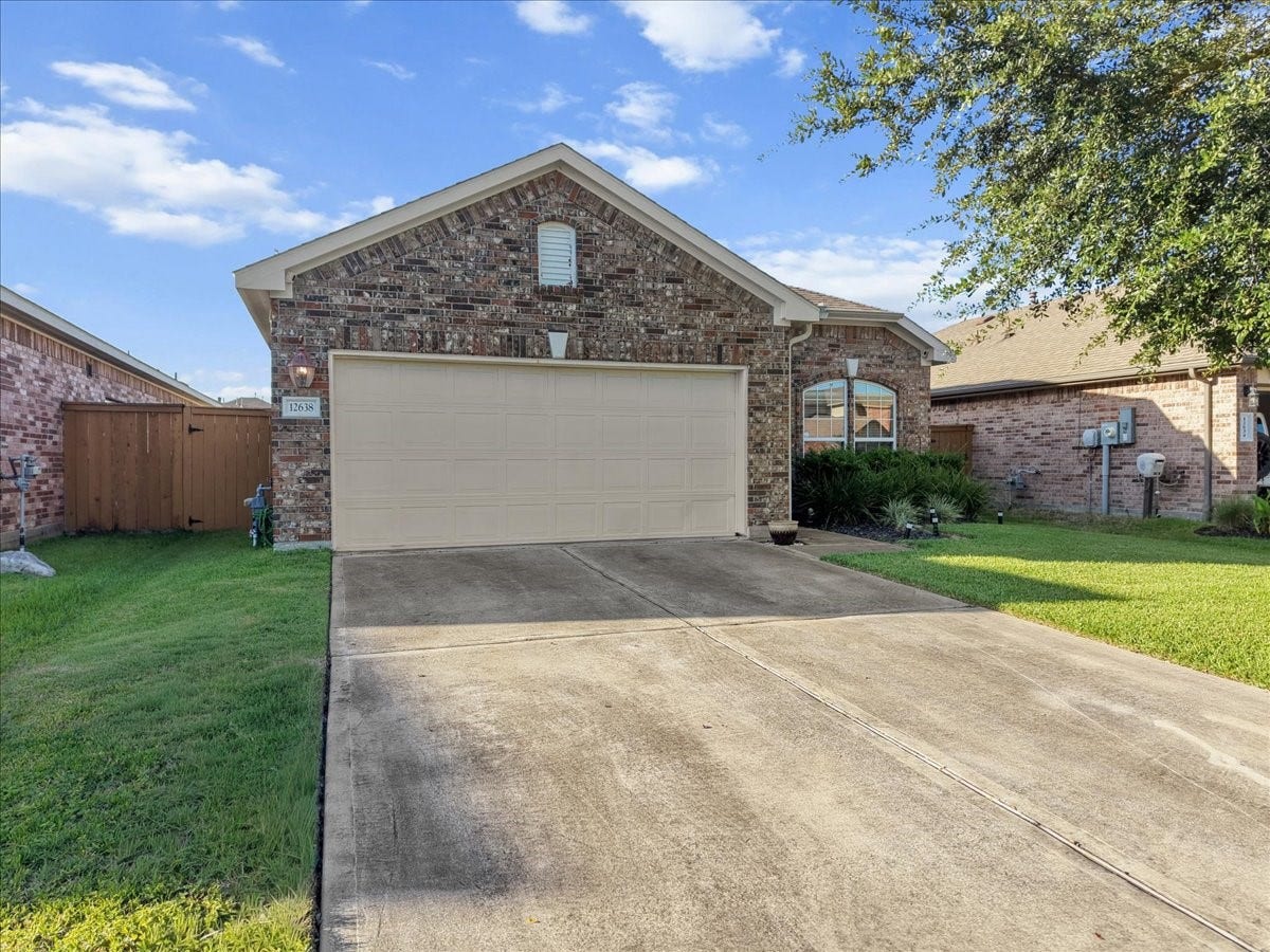 12638 Pirate Bend Drive, La Marque, TX 77568 12638 Pirate Bend Drive, La Marque, TX 77568
