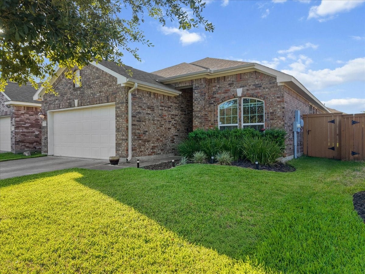 12638 Pirate Bend Drive, La Marque, TX 77568 12638 Pirate Bend Drive, La Marque, TX 77568