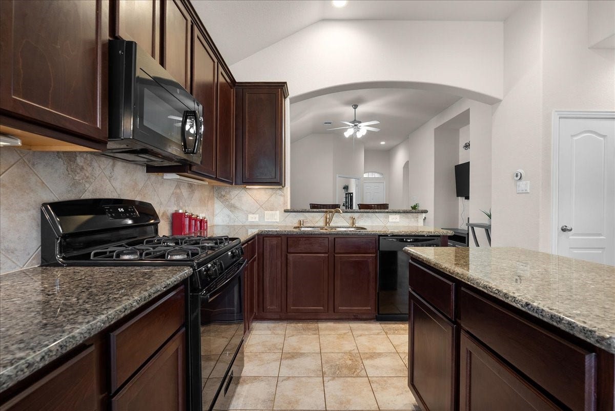 12638 Pirate Bend Drive, La Marque, TX 77568 12638 Pirate Bend Drive, La Marque, TX 77568