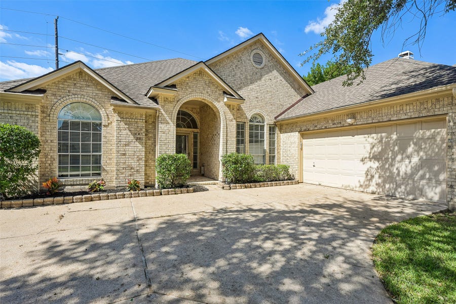 Property photo for 3402 Shadowwalk Drive, Houston, TX