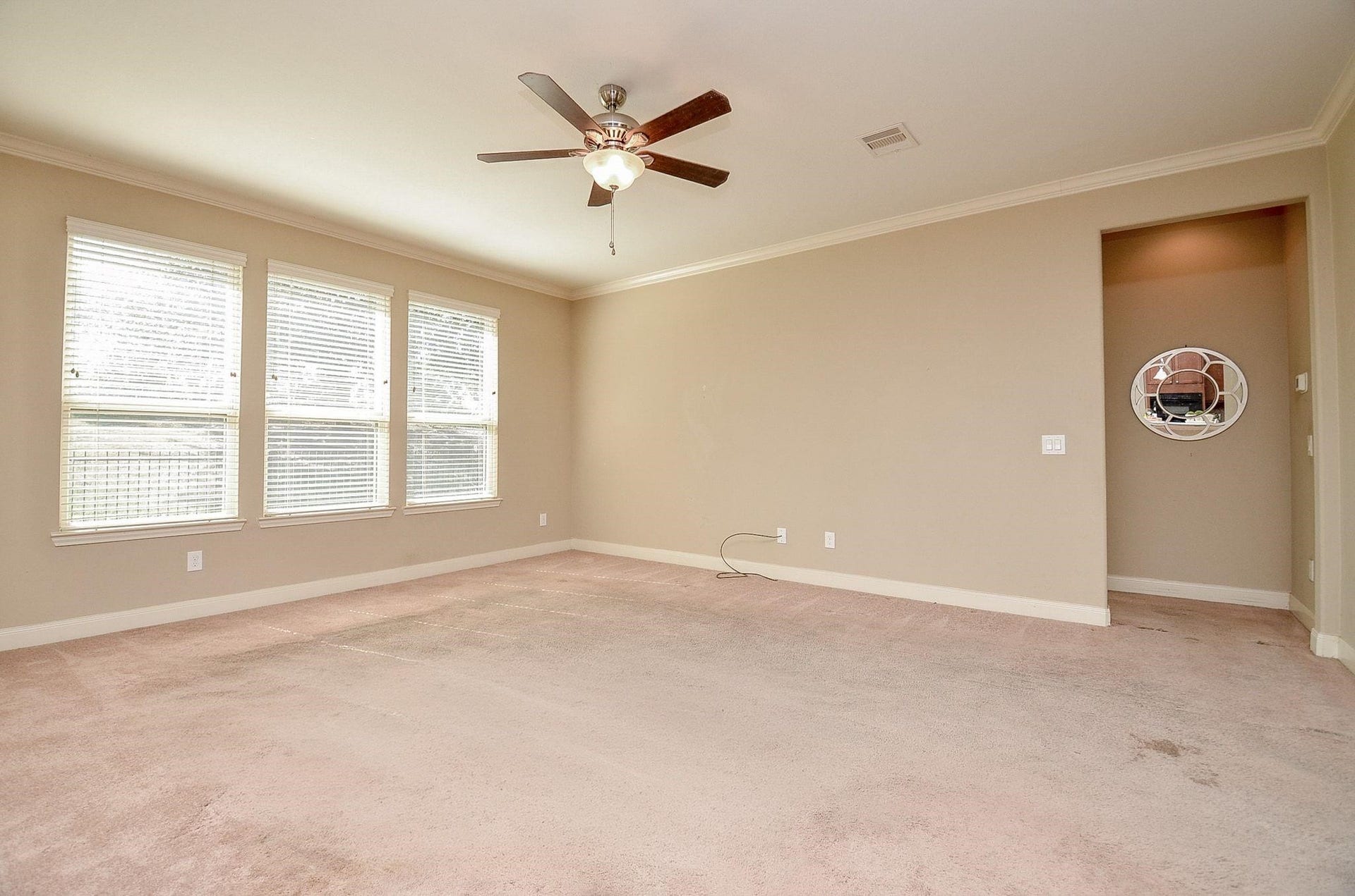 1215 Majestic Oak, Richmond, TX 77469 Current Living Room