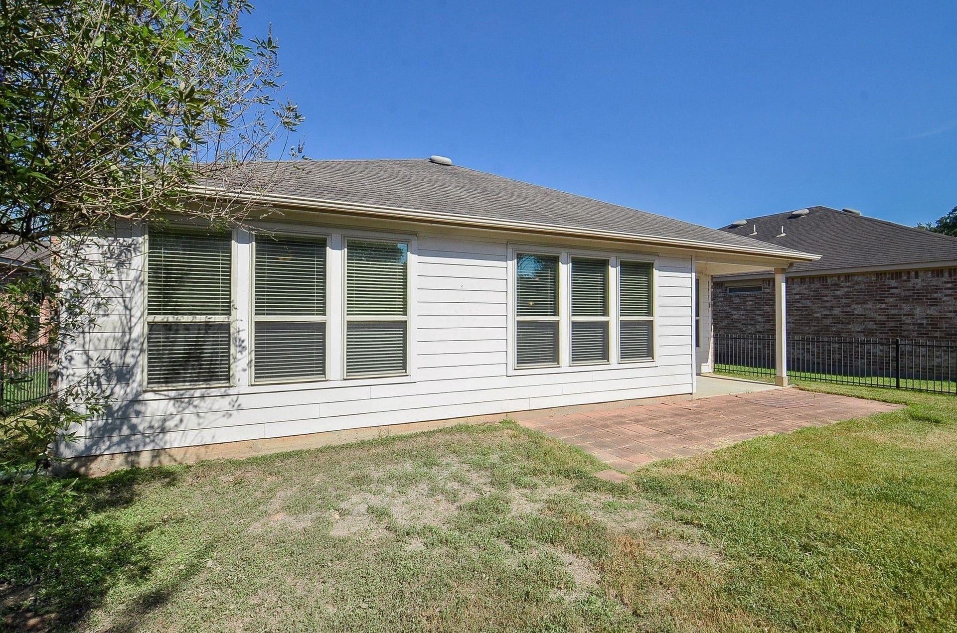 1215 Majestic Oak, Richmond, TX 77469 Large Side yard