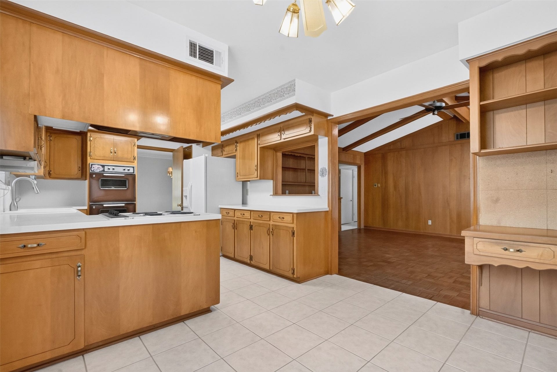 12507 Kingsride Lane, Houston, TX 77024 KITCHEN