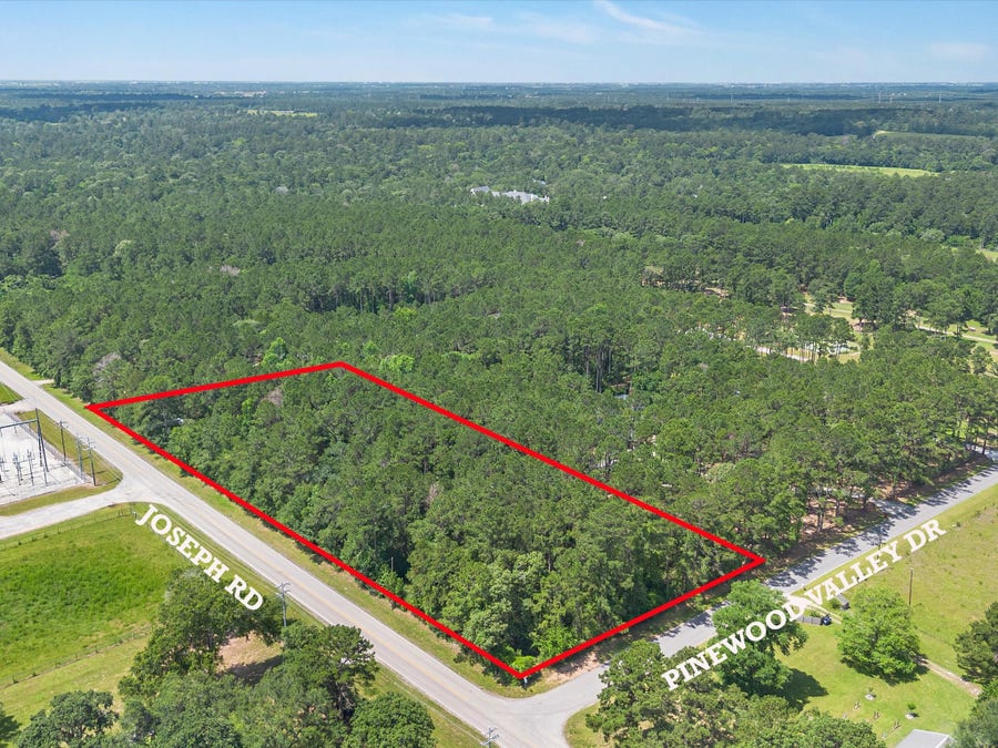 Property photo for 23717 Pinewood Valley Drive, Hockley, TX