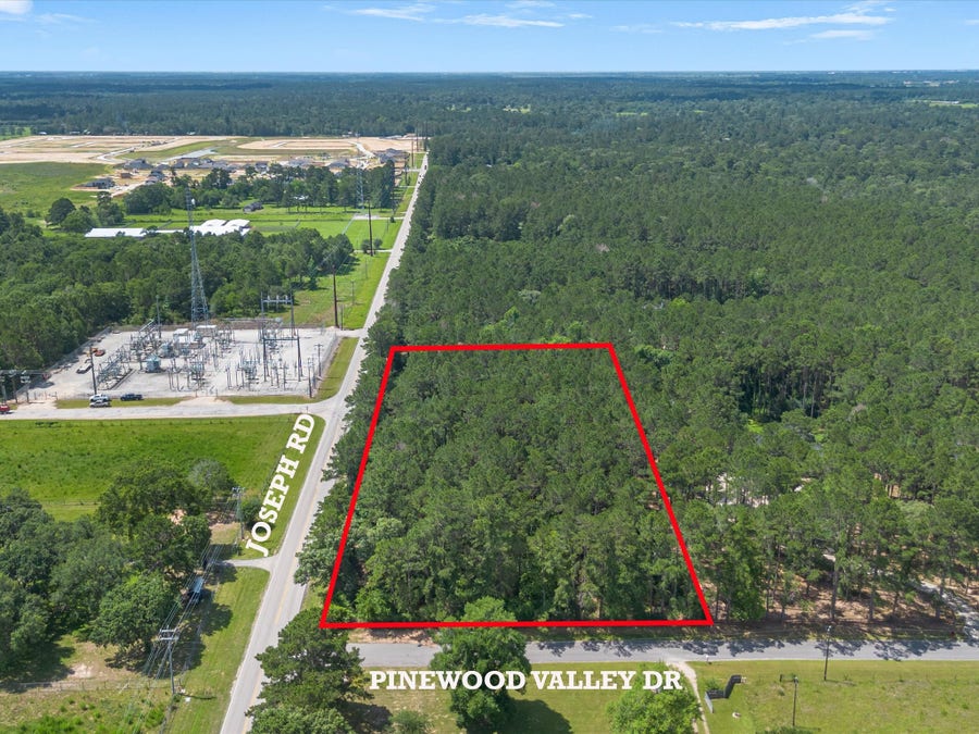 Property photo for 23717 Pinewood Valley Drive, Hockley, TX