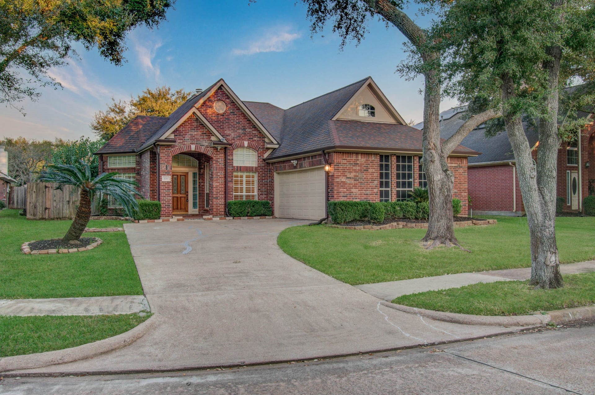 411 Crestridge Drive, Sugar Land, TX 77479
