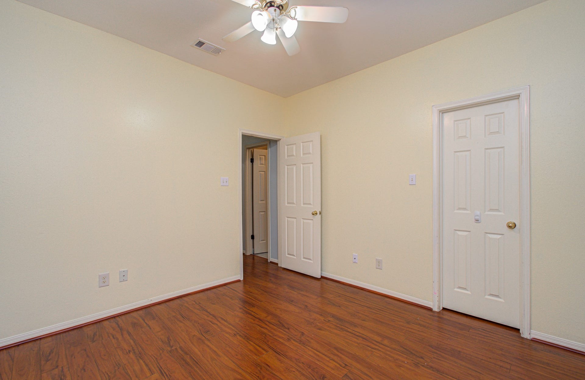 411 Crestridge Drive, Sugar Land, TX 77479