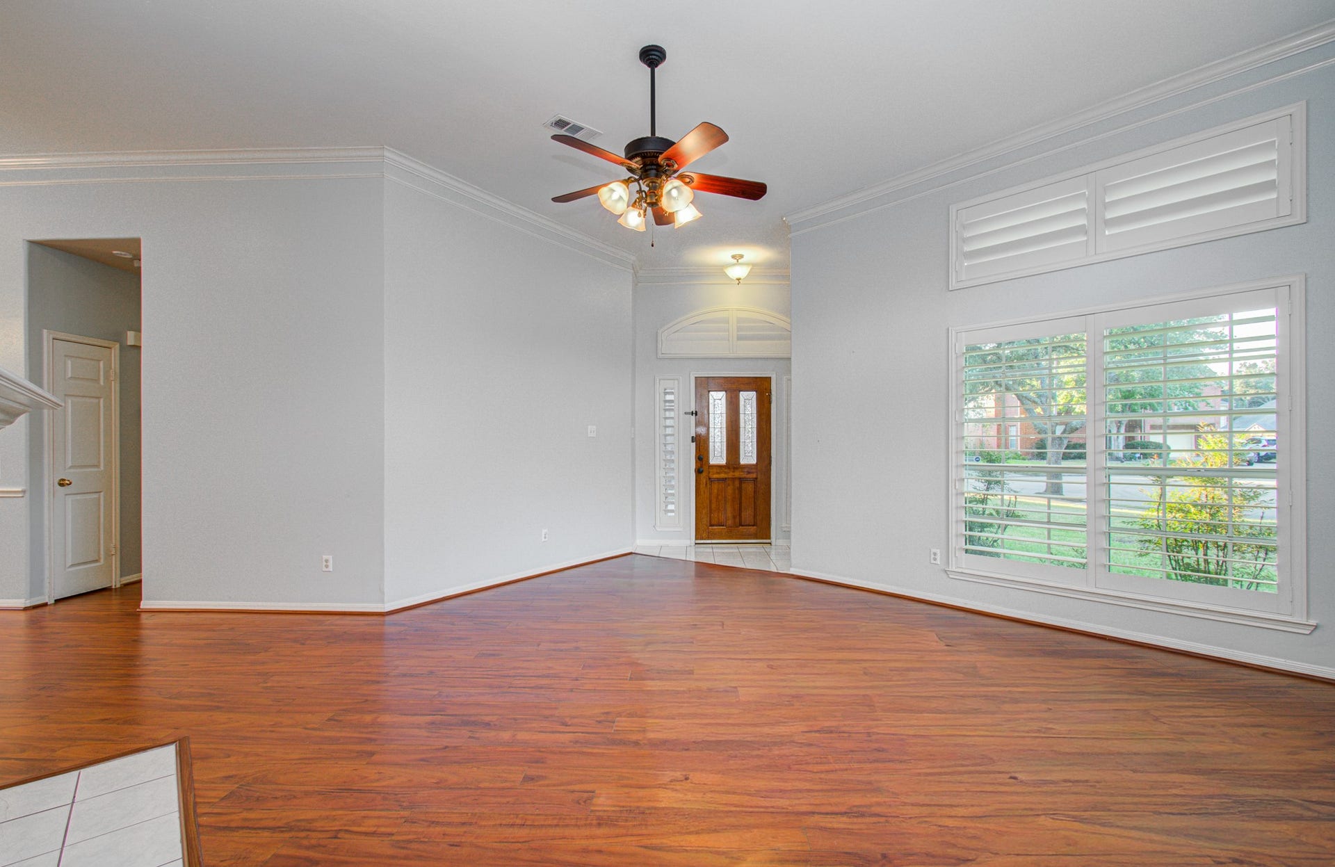 411 Crestridge Drive, Sugar Land, TX 77479