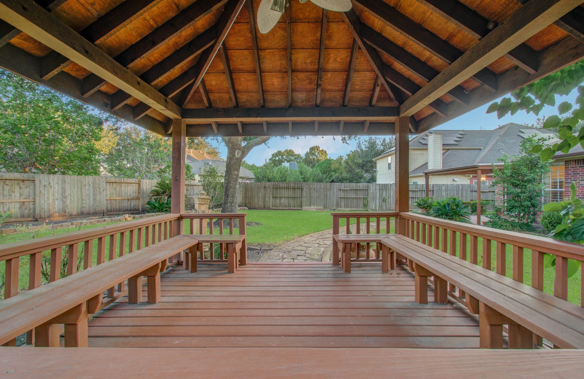 411 Crestridge Drive, Sugar Land, TX 77479