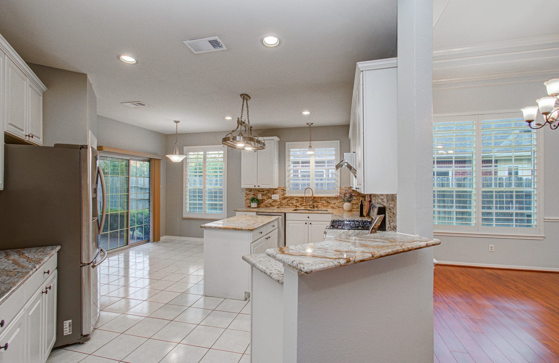 411 Crestridge Drive, Sugar Land, TX 77479