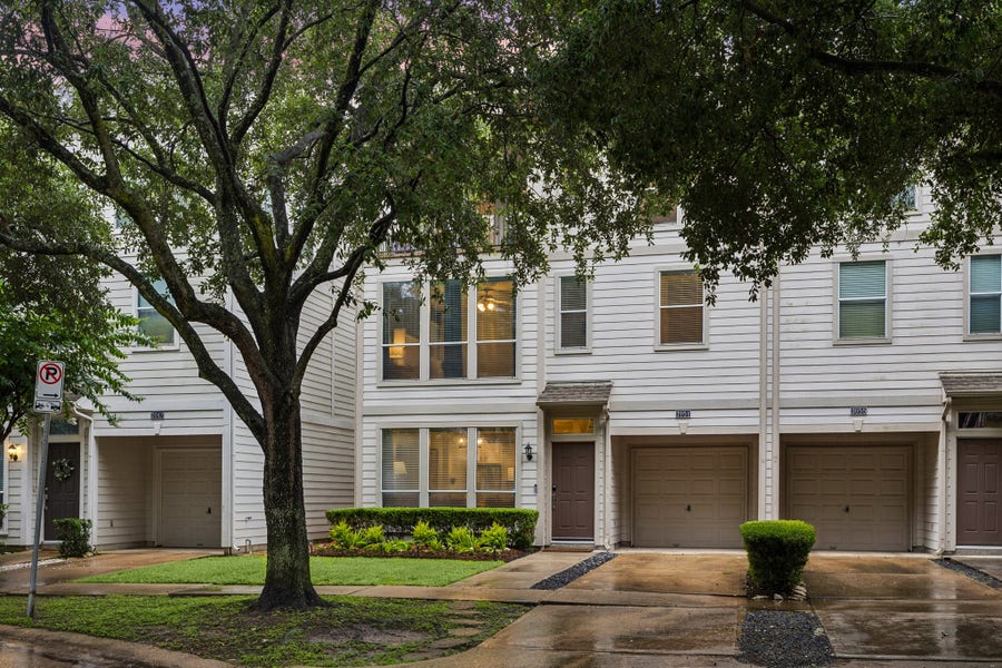 Property photo for 3051 S Heights Hollow Lane, Houston, TX