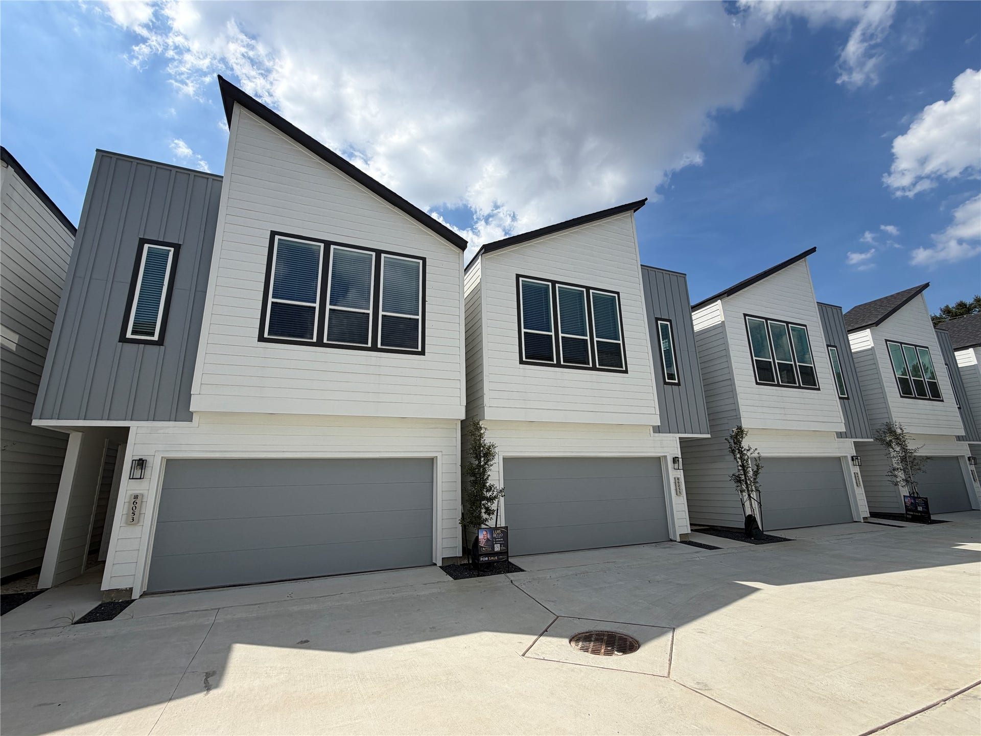 6049 Cebra St, Houston, TX 77091