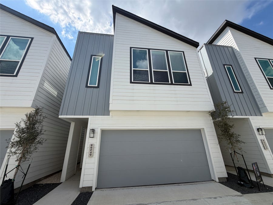 Property photo for 6049 Cebra St, Houston, TX