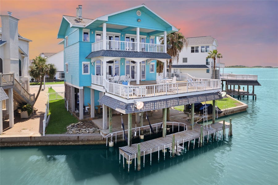 Property photo for 139 Isles End Road, Tiki Island, TX