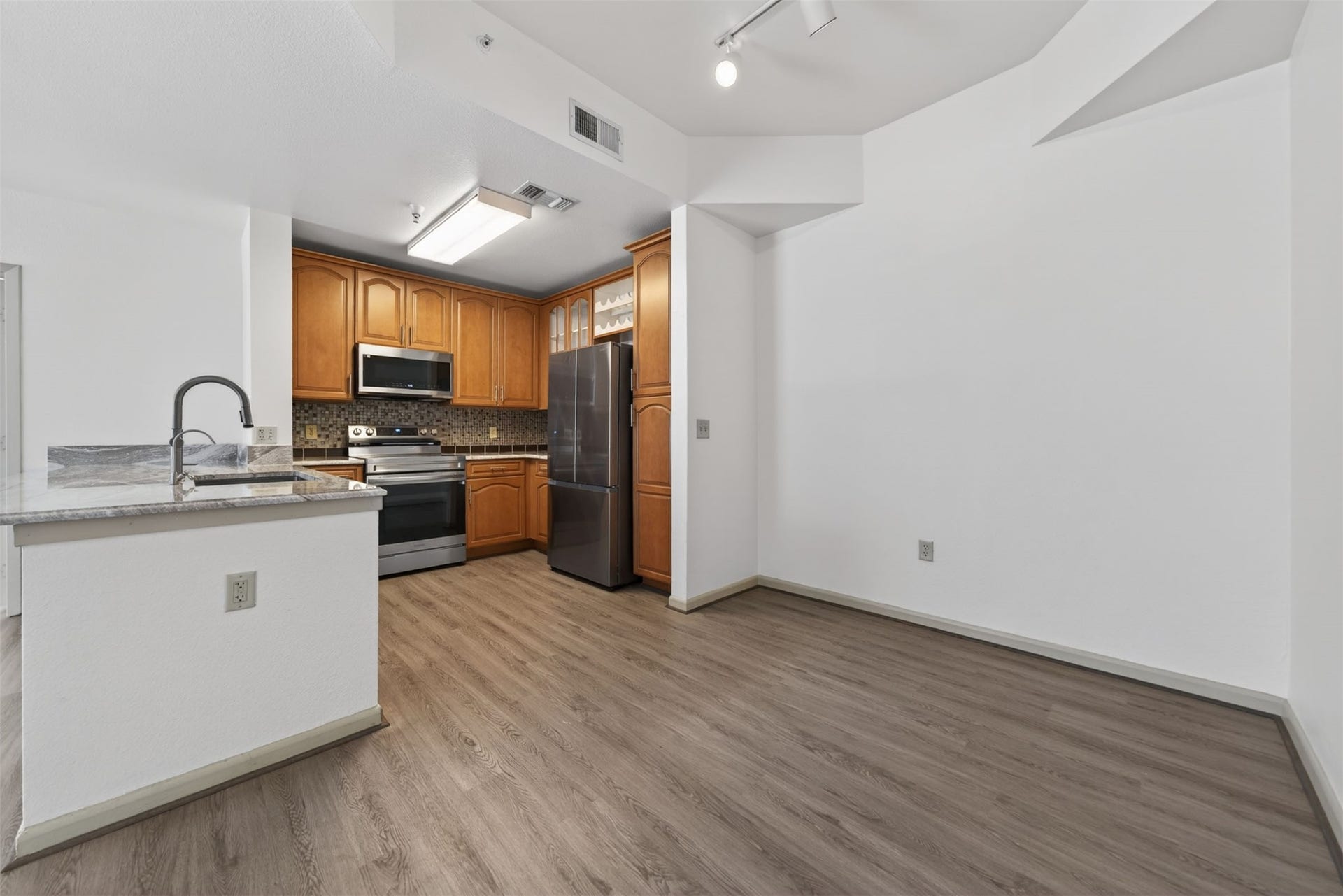 3505 Sage Road, #314, Houston, TX 77056 3505 Sage Road, #314, Houston, TX 77056