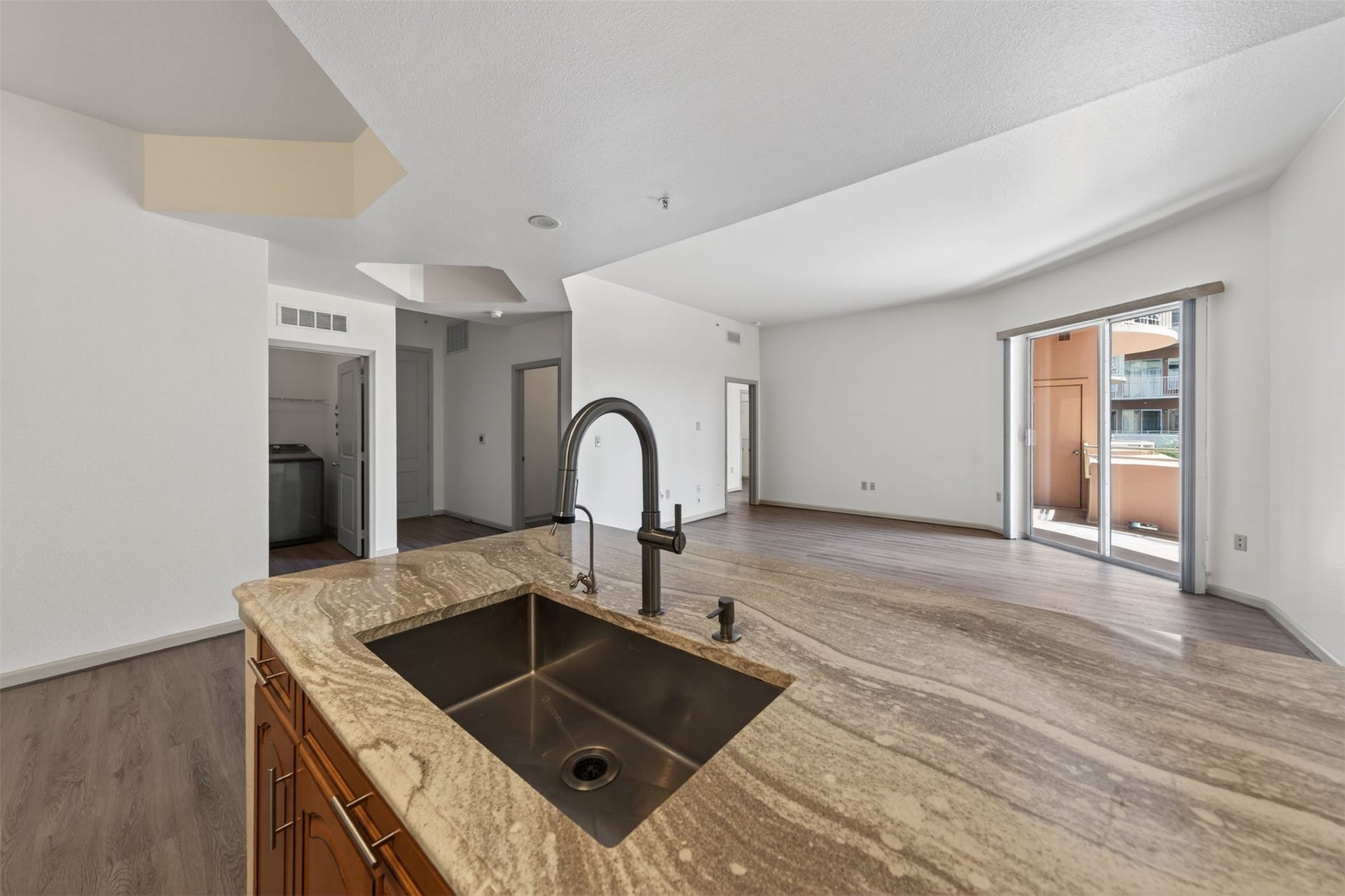 3505 Sage Road, #314, Houston, TX 77056 3505 Sage Road, #314, Houston, TX 77056