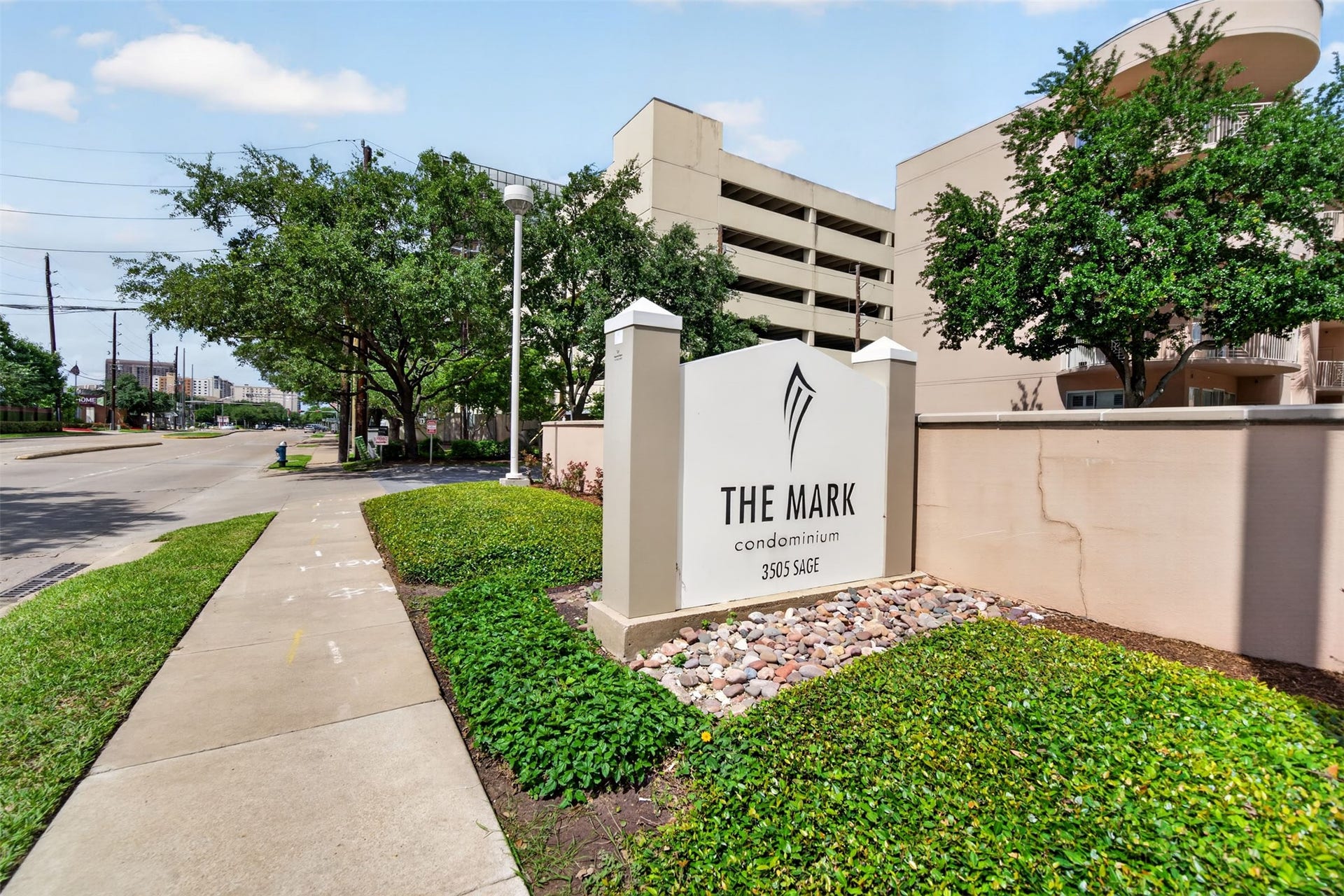3505 Sage Road, #314, Houston, TX 77056 Discover urban living at The Mark Condominium, featuring modern amenities and lush landscaping in a vibrant neighborhood.