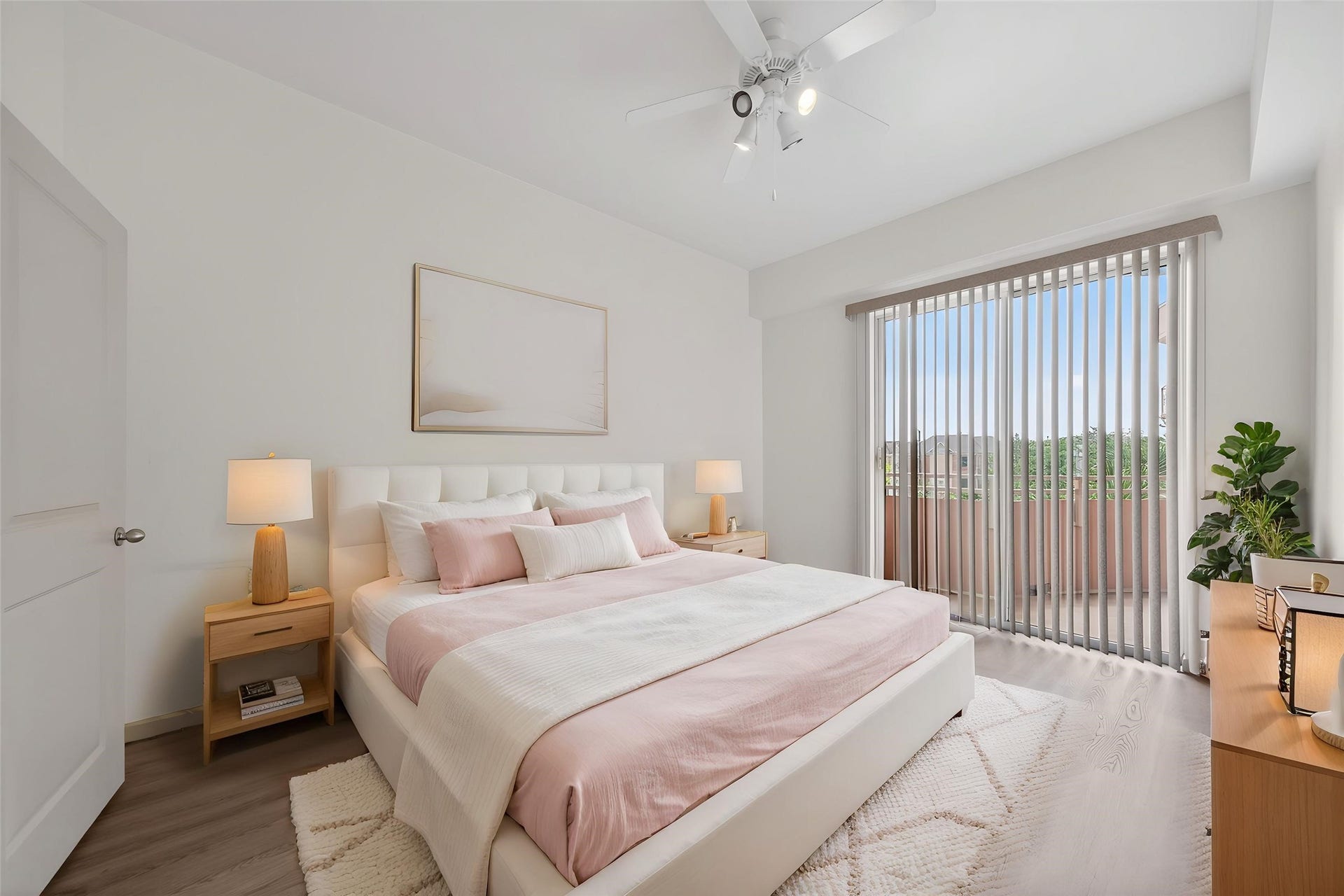 3505 Sage Road, #314, Houston, TX 77056 VIRTUALLY STAGED